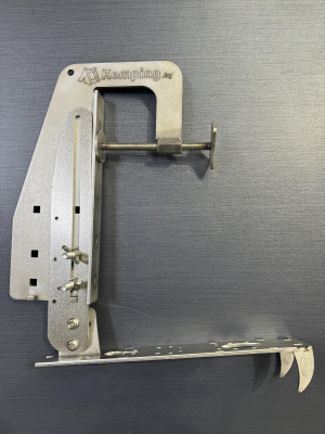 Универсальная Струбцина (Kemping.by) для крепления датчика эхолота быстросъемная из нержавеющей стали